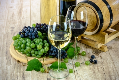 智利紅葡萄酒進(jìn)口報(bào)關(guān)到上海吳淞港代理酒類案例